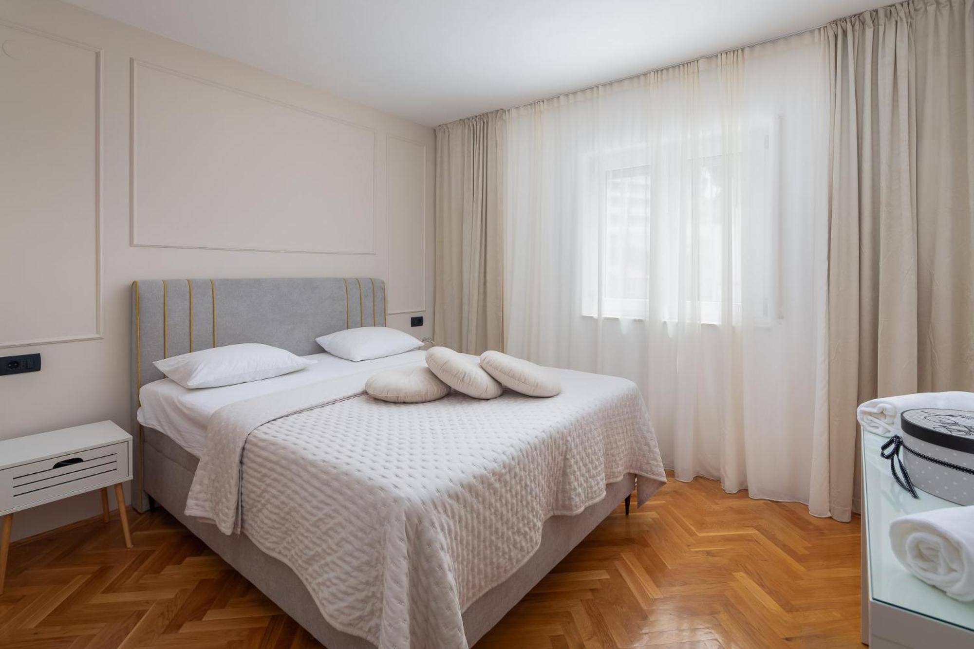 Bella Figura Apartments - Heated Pool Омиш Экстерьер фото