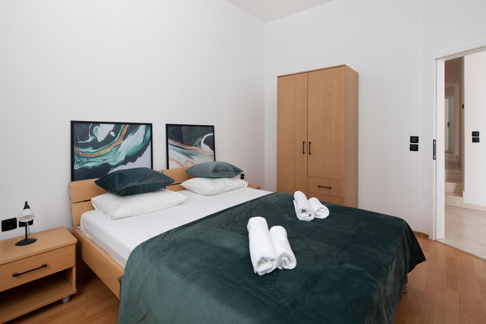 Bella Figura Apartments - Heated Pool Омиш Экстерьер фото