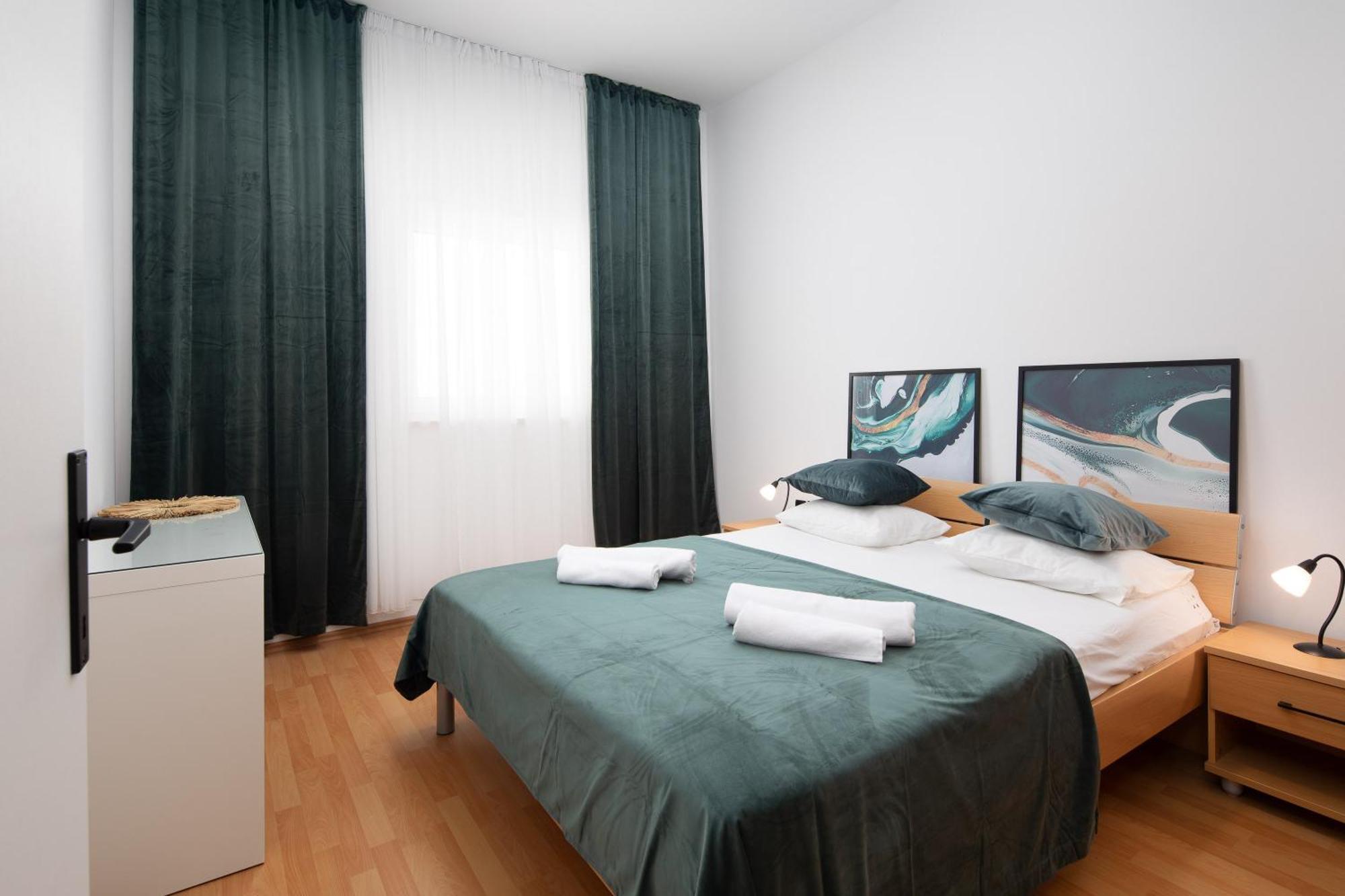 Bella Figura Apartments - Heated Pool Омиш Экстерьер фото