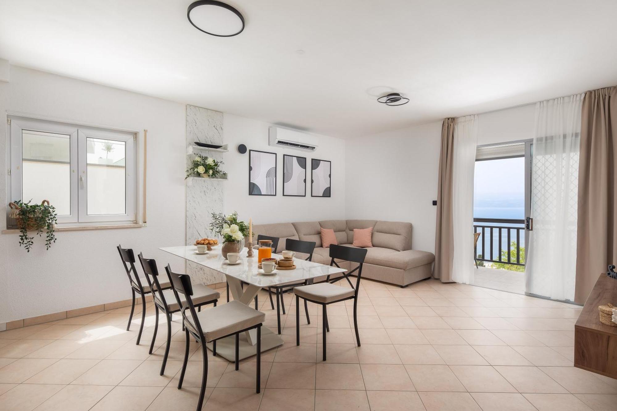 Bella Figura Apartments - Heated Pool Омиш Экстерьер фото