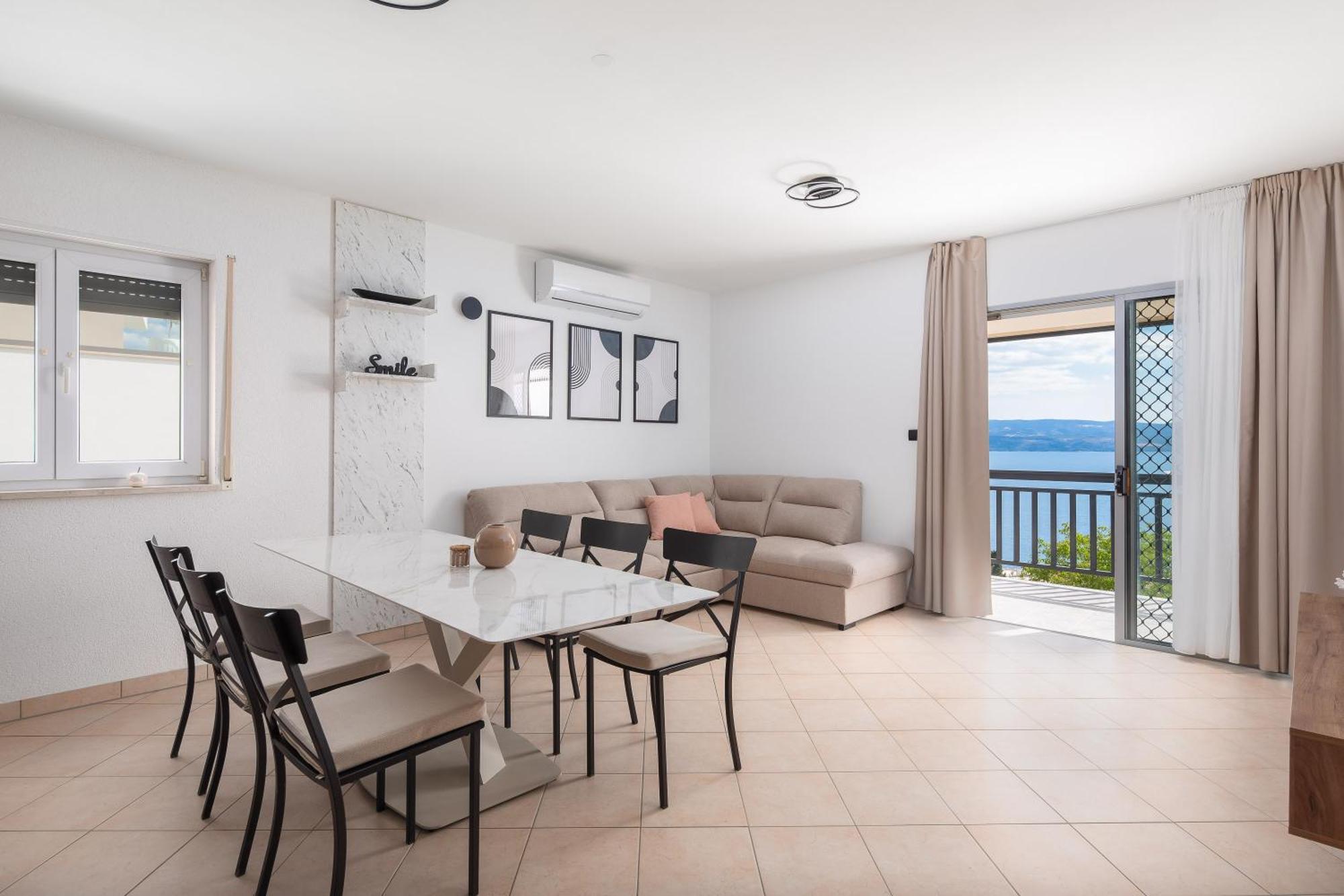 Bella Figura Apartments - Heated Pool Омиш Экстерьер фото