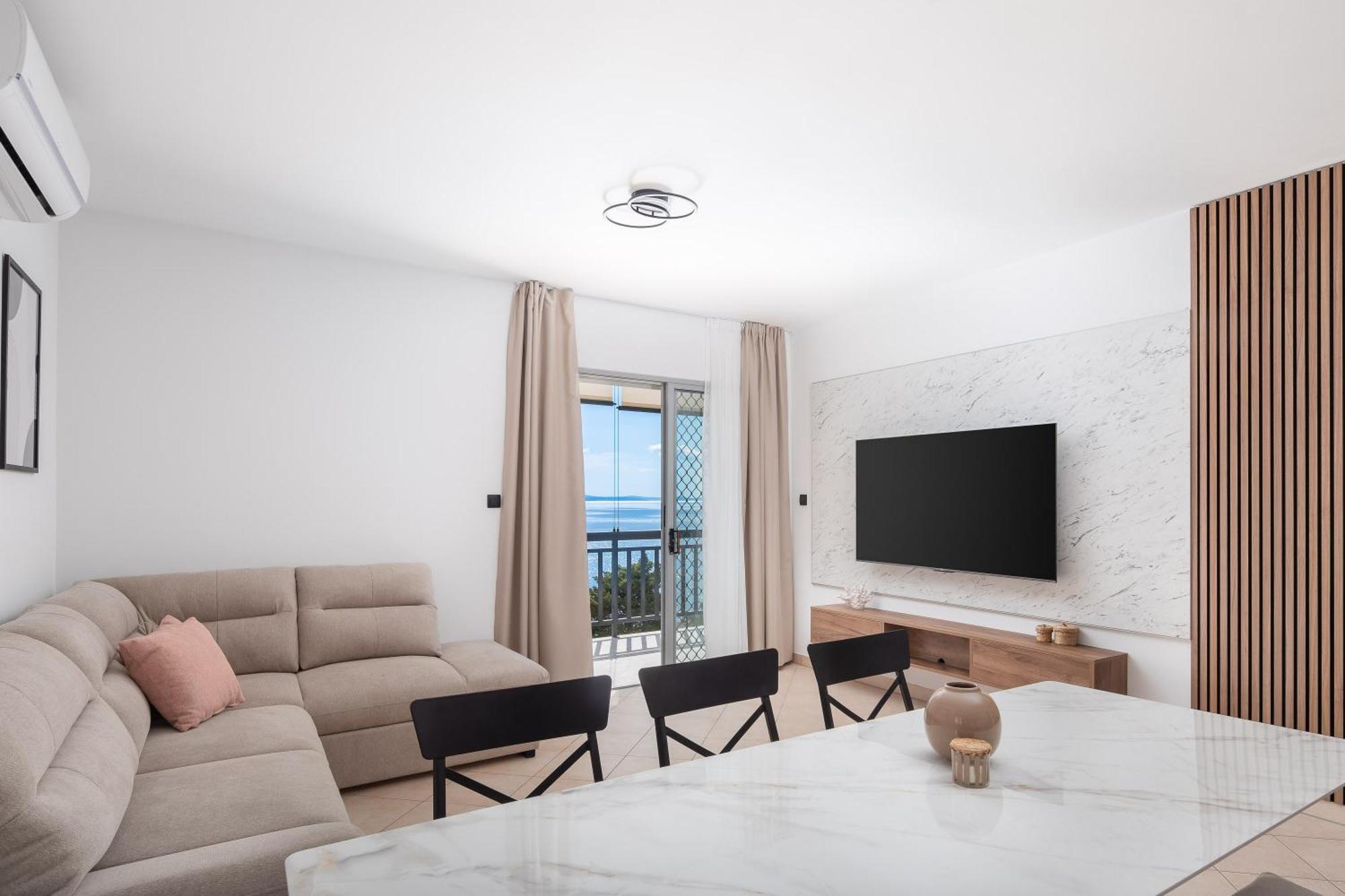 Bella Figura Apartments - Heated Pool Омиш Экстерьер фото