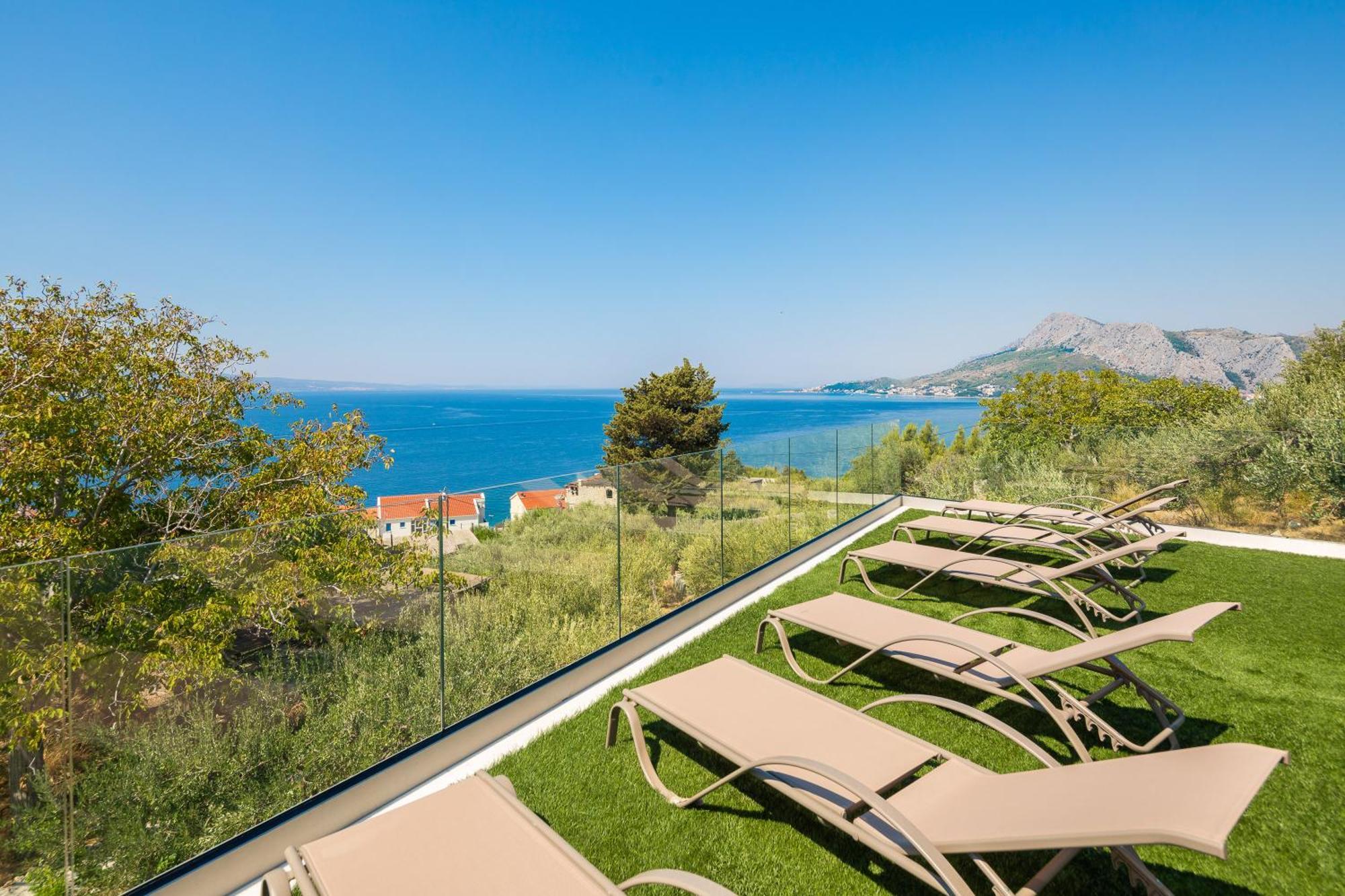 Bella Figura Apartments - Heated Pool Омиш Экстерьер фото